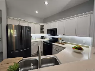 Photo #3: 9457012 Listing