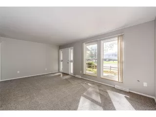 Photo #5: 9457614 Listing