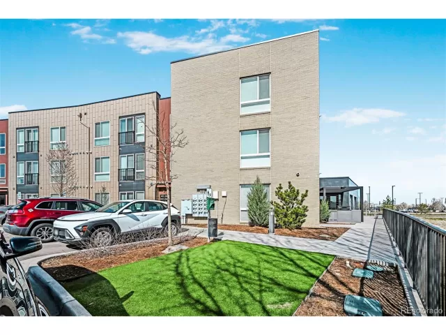 MLS: 9458250 Condo For Sale