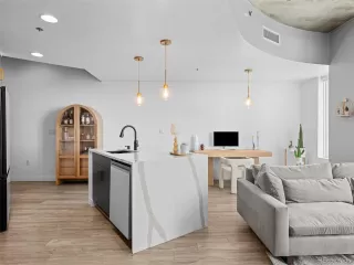 Photo #6: 9460258 Listing