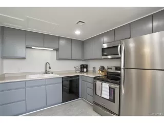 Photo #5: 9460597 Listing 