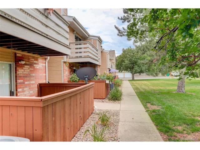 MLS: 9461212 Condo For Sale