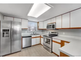 Photo #5: 9463081 Listing