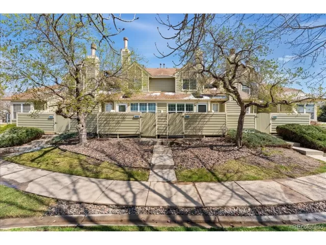 MLS: 9463733 Condo For Sale