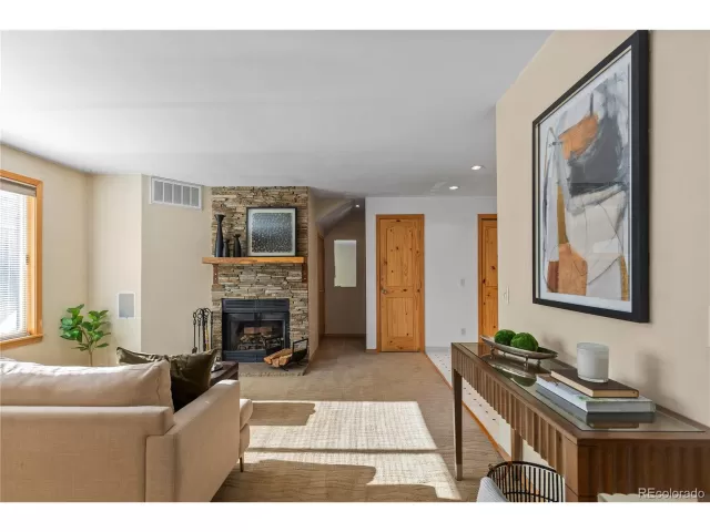 MLS: 9465706 Condo For Sale