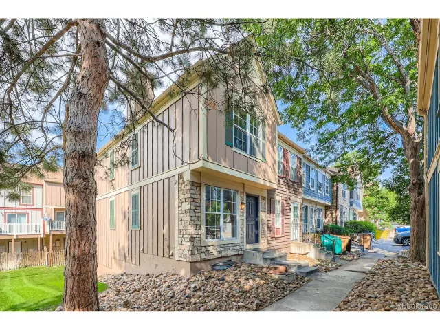 MLS: 9468548 Condo For Sale