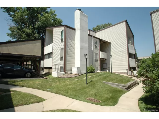 MLS: 9472696 Condo For Sale