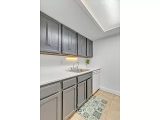 Photo #6: 9473313 Listing