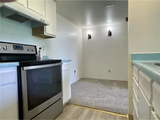 Photo #5: 9473837 Listing