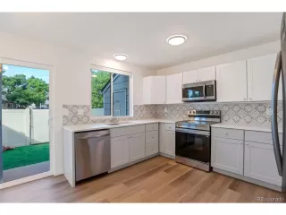 Photo #6: 9476581 Listing