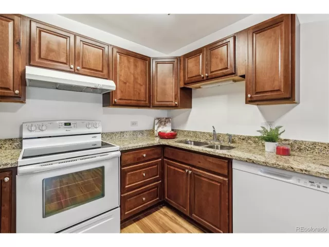 MLS: 9476979 Condo For Sale