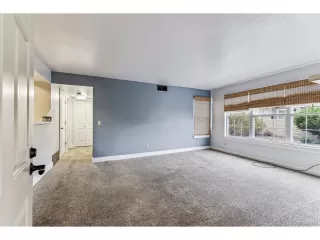 Photo #5: 9480030 Listing