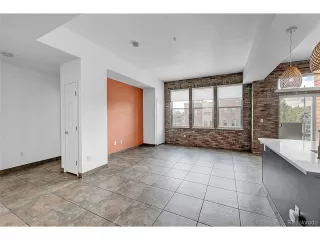 Photo #4: 9481948 Listing