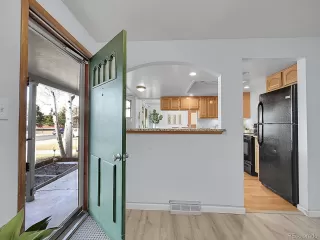 Photo #5: 9489531 Listing