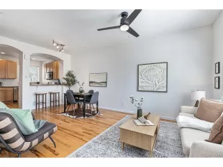 Photo #4: 9490149 Listing