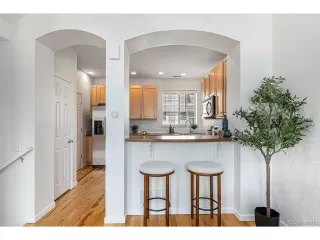 Photo #5: 9490149 Listing