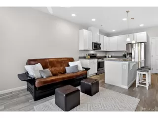 Photo #5: 9493954 Listing