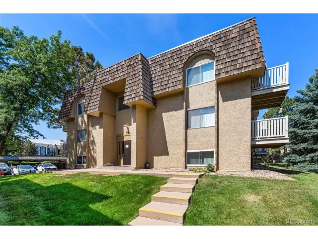 MLS: 9494820 Condo For Sale