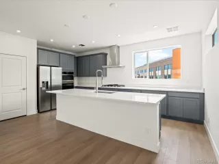 Photo #6: 9494994 Listing