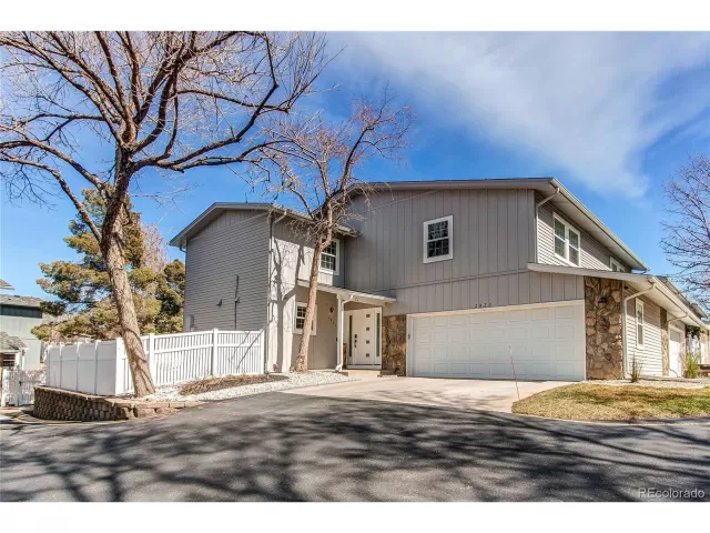 MLS: 9495739 Condo For Sale