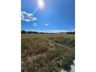 Photo #6: 9496762 Listing