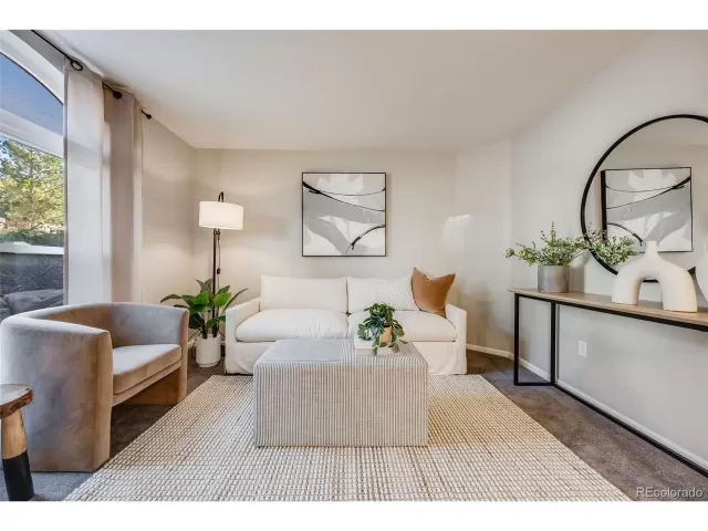 MLS: 9500714 Condo For Sale