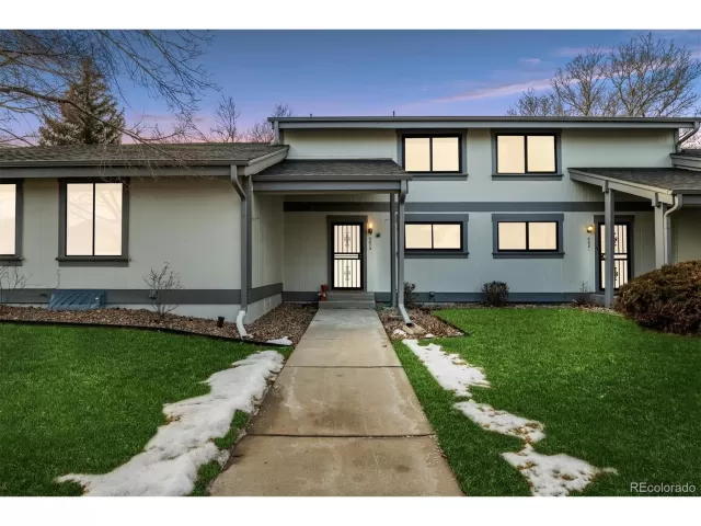 MLS: 9501092 Condo For Sale