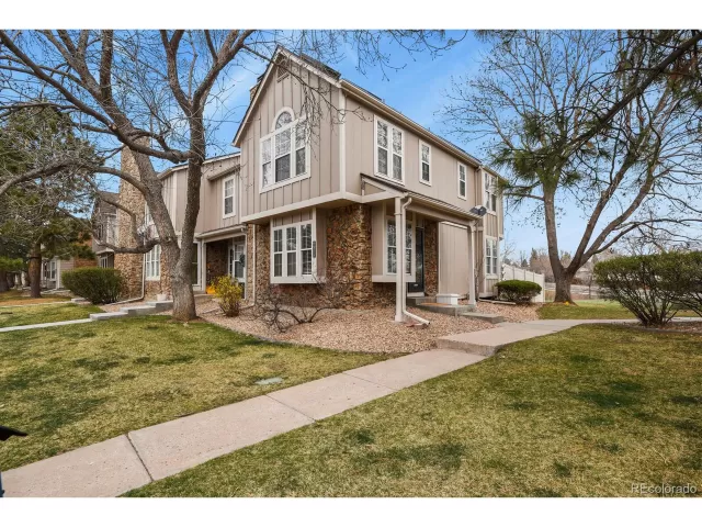 MLS: 9501693 Condo For Sale