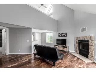 Photo #5: 9502505 Listing