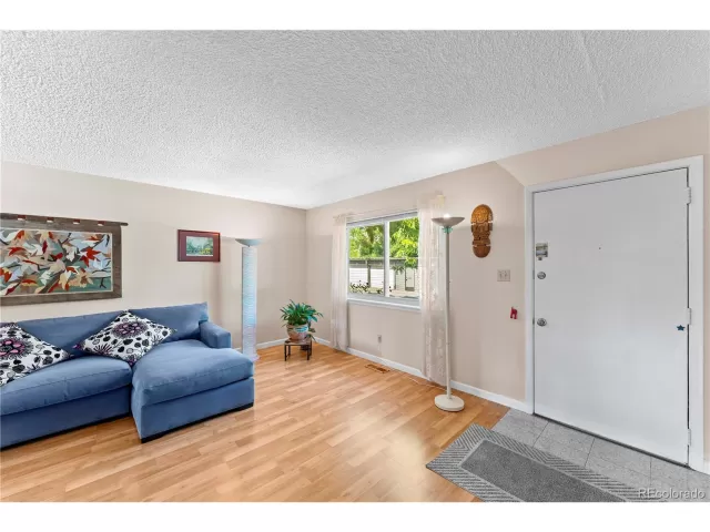 MLS: 9503461 Condo For Sale