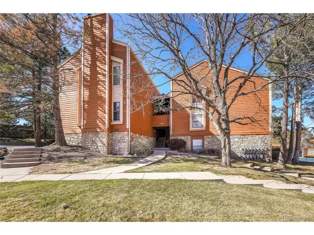 MLS: 9504684 Condo For Sale