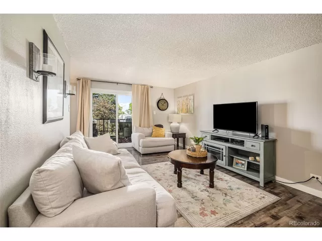 MLS: 9509073 Condo For Sale