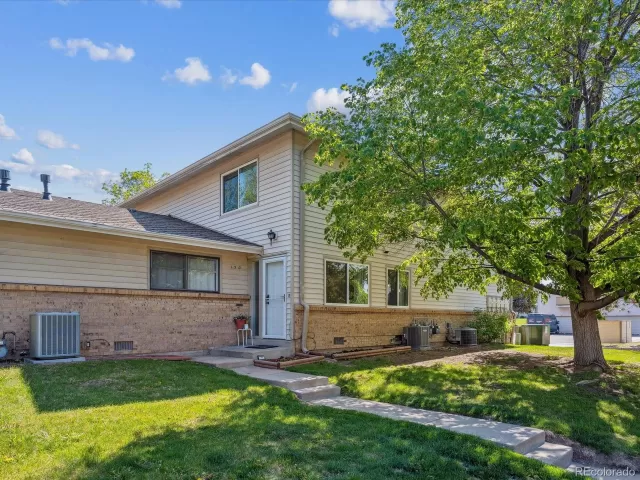 MLS: 9513092 Condo For Sale