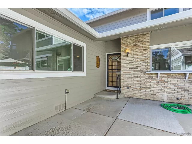 MLS: 9518584 Condo For Sale