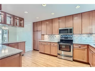 Photo #6: 9518584 Listing