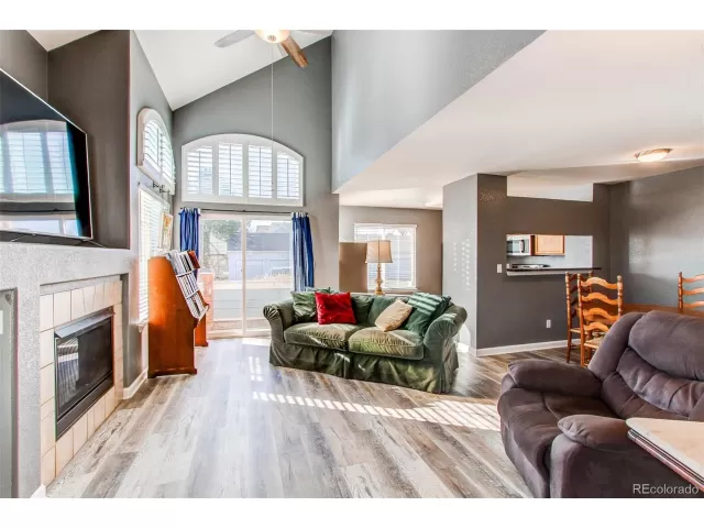 MLS: 9523695 Condo For Sale