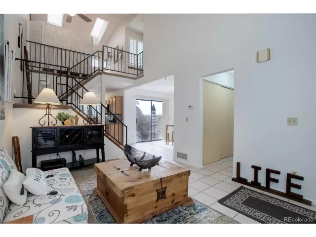 MLS: 9528223 Condo For Sale