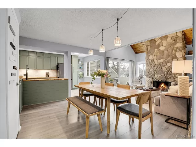 MLS: 9538382 Condo For Sale