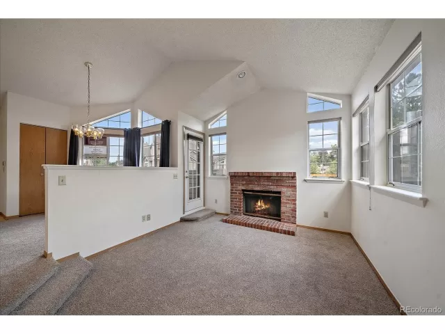 MLS: 9538899 Condo For Sale