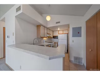 Photo #6: 9538899 Listing