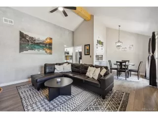Photo #5: 9541839 Listing 