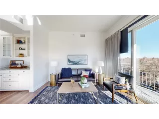 Photo #4: 9546177 Listing