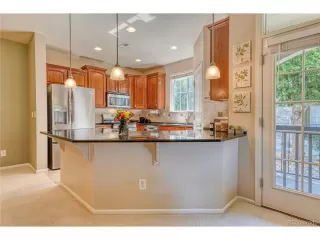 Photo #5: 9546410 Listing