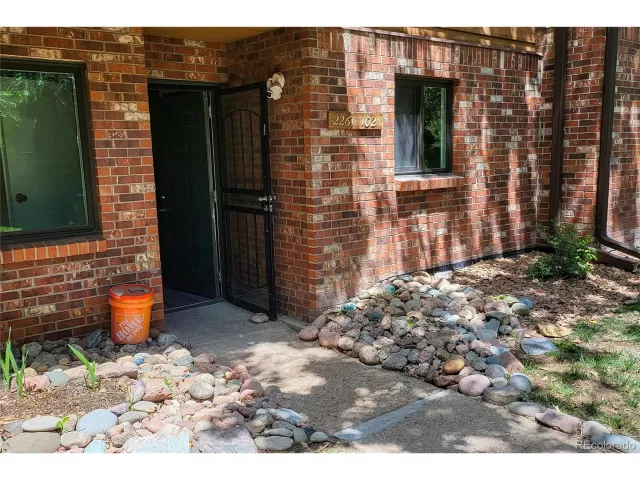 MLS: 9548007 Condo For Sale