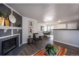 Photo #5: 9556800 Listing 