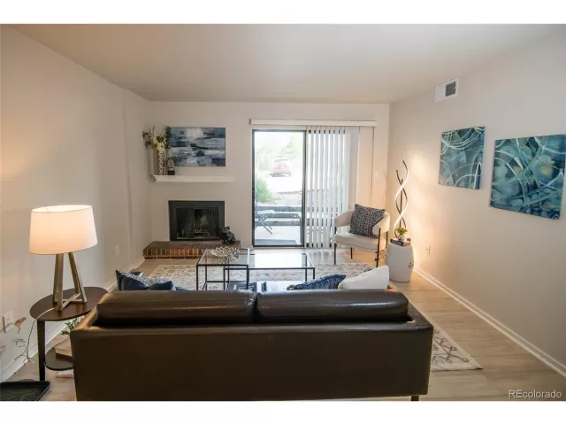 MLS: 9556942 Condo For Sale