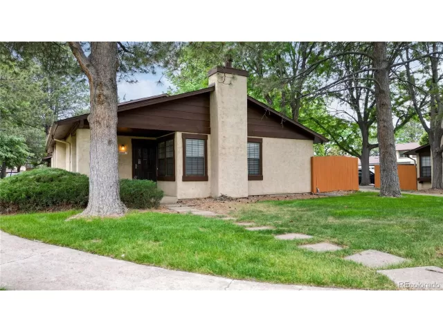 MLS: 9557973 Condo For Sale