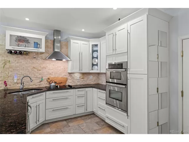 MLS: 9559891 Condo For Sale