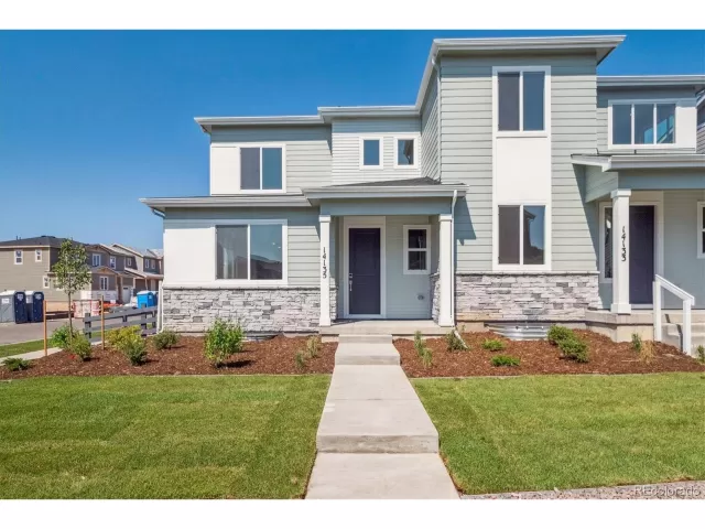 MLS: 9561401 Condo For Sale