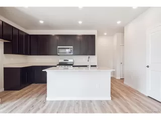 Photo #3: 9561401 Listing